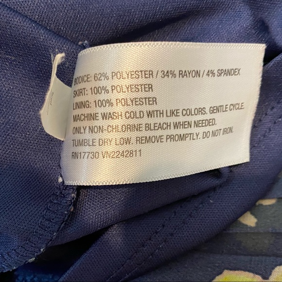 Cute Floral Dress - Picture 7 of 7